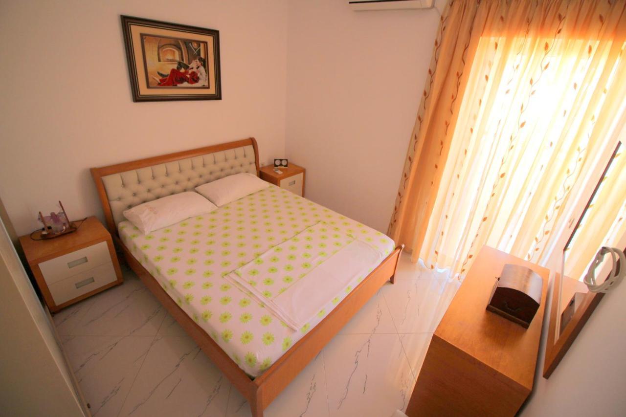 Klajdi Apartaments Sarande Luaran gambar