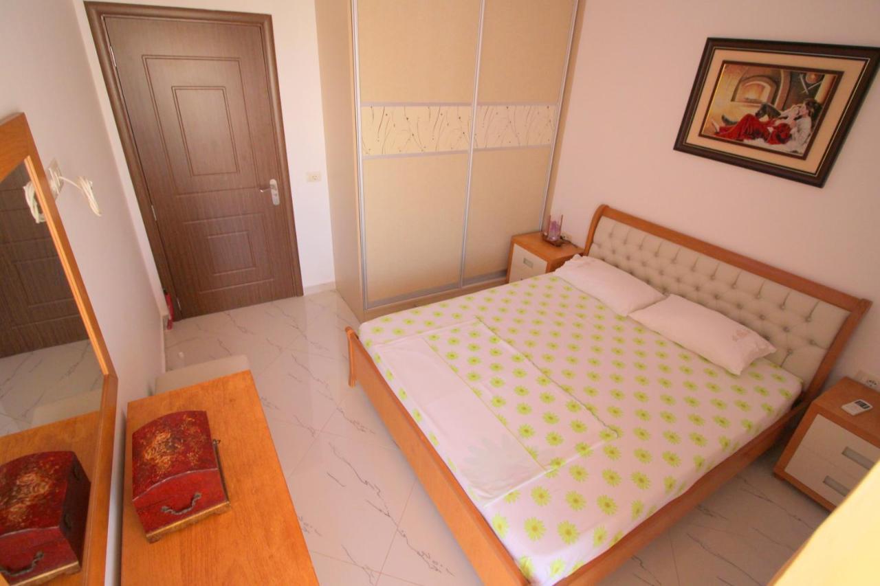 Klajdi Apartaments Sarande Luaran gambar