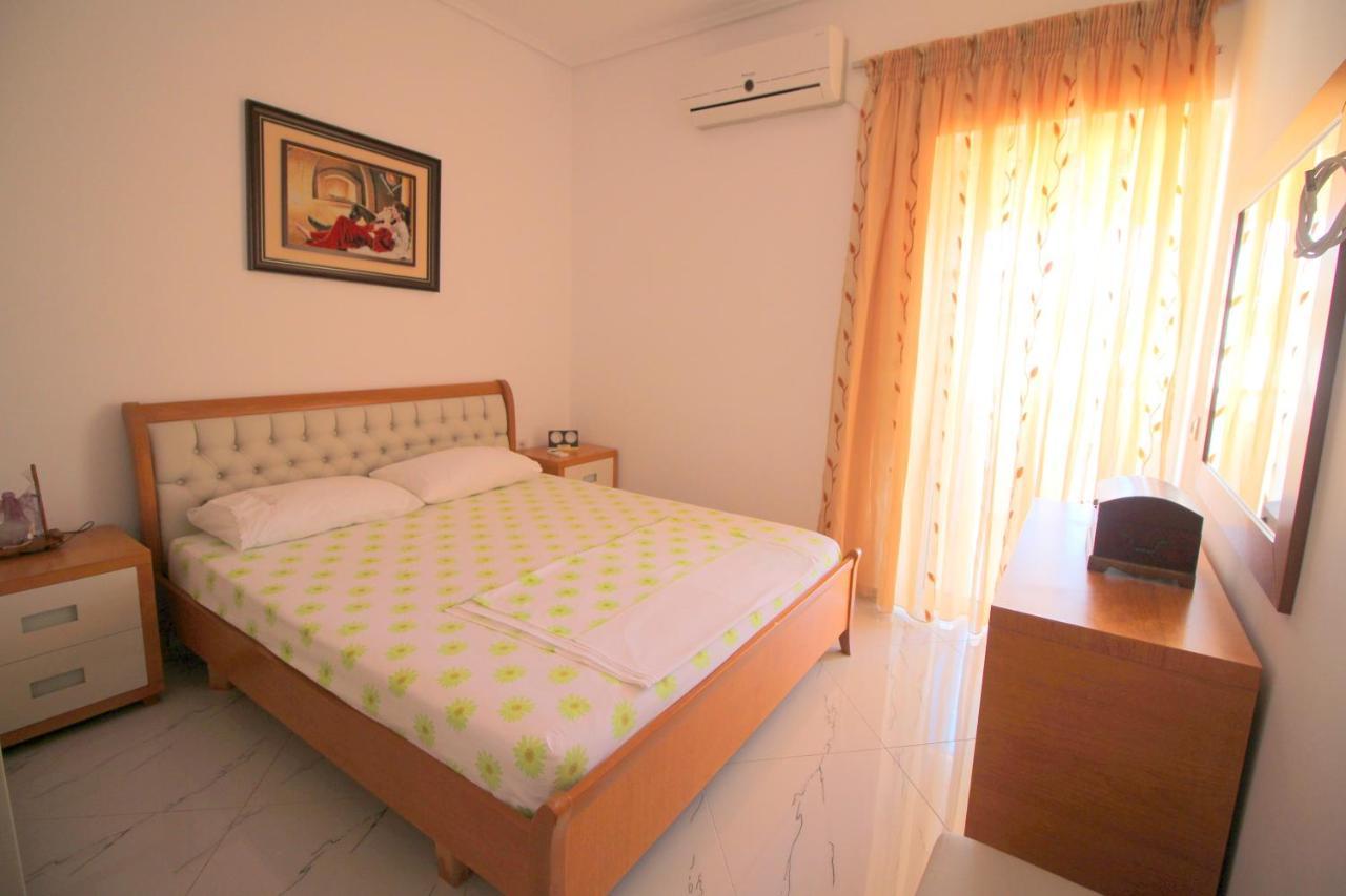 Klajdi Apartaments Sarande Luaran gambar