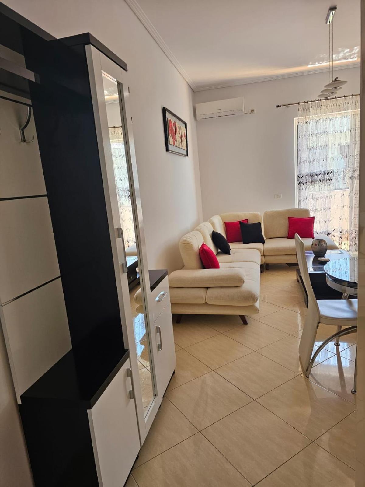 Klajdi Apartaments Sarande Luaran gambar