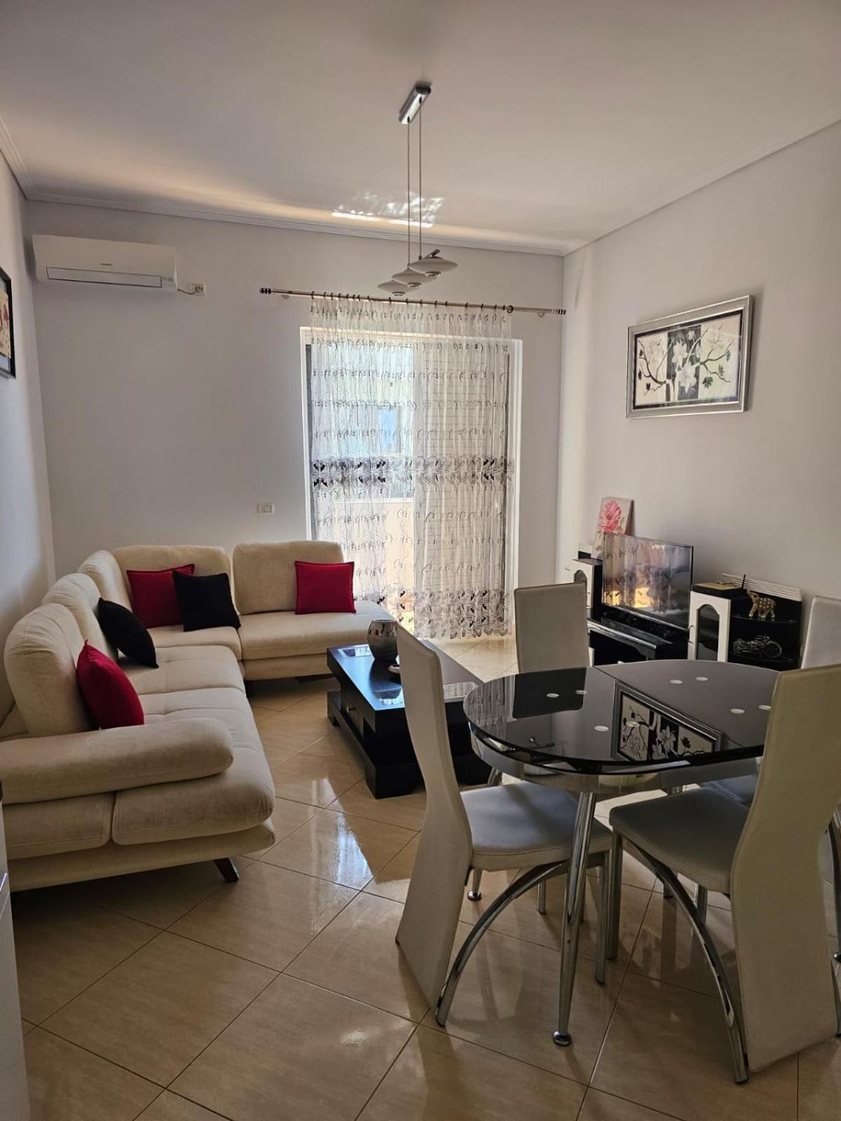 Klajdi Apartaments Sarande Luaran gambar