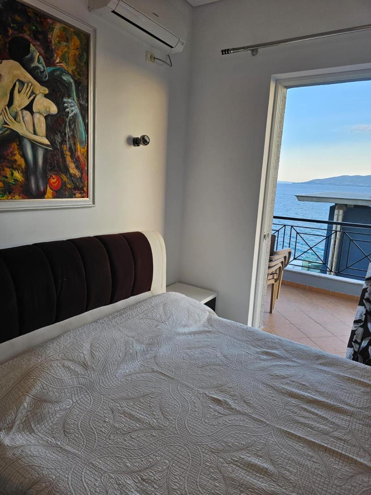 Klajdi Apartaments Sarande Luaran gambar